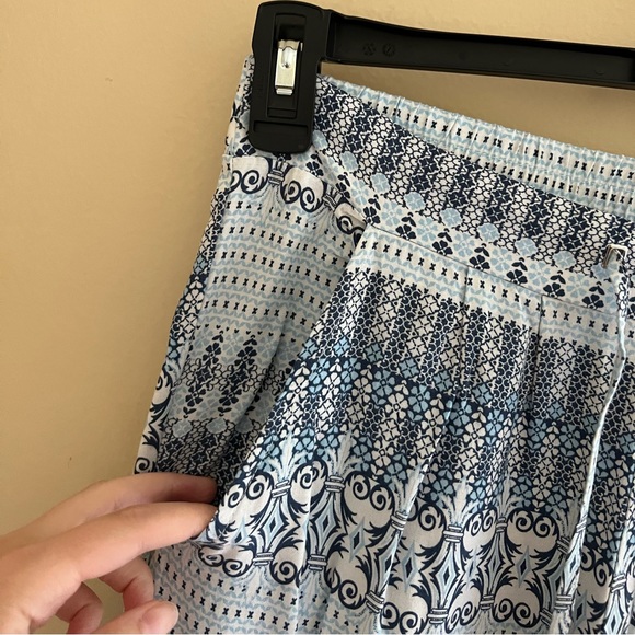 🔷PRIMARK: Women’s size 8, blue patterned flowy pants w/tie, barely worn🔷 - Picture 6 of 10